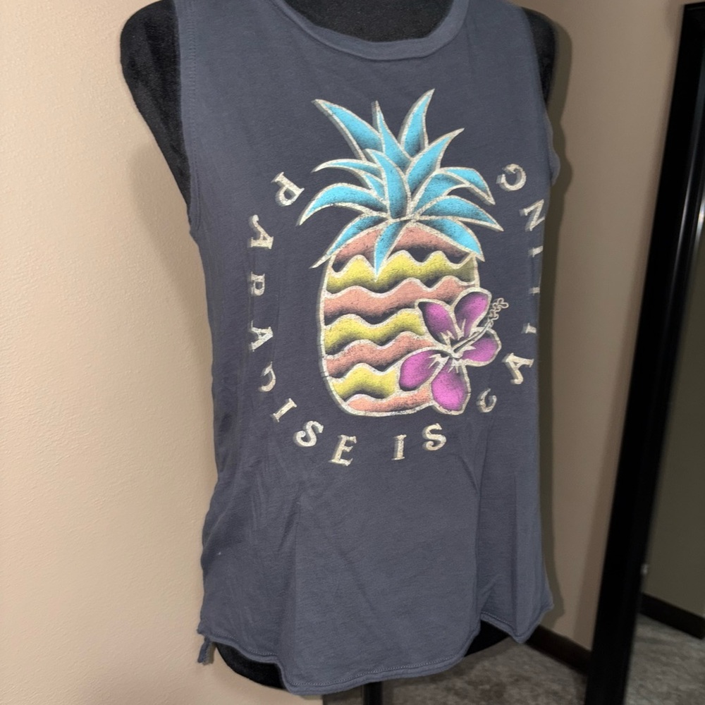 Salt Life Pineapple Paradise is calling grey tank